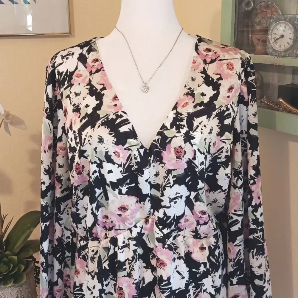Torrid Black and Pink Floral Blouse . Garden Girl. Wedding Guest. Sunday Brunch